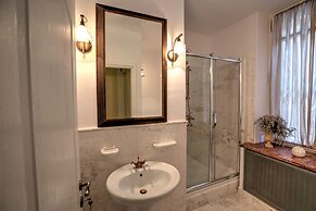 Grand Boutique Hotel