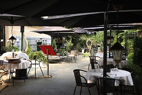 Grand Boutique Hotel