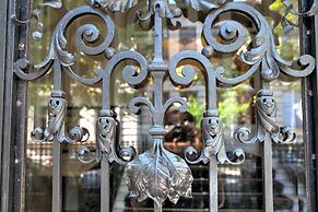 Grand Boutique Hotel