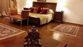 Grand Boutique Hotel