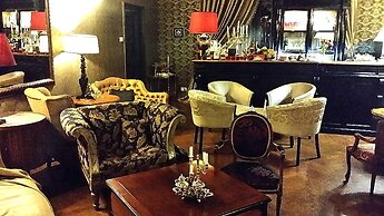 Grand Boutique Hotel