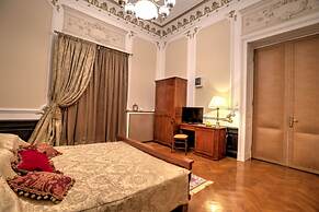 Grand Boutique Hotel