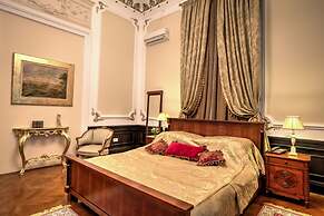 Grand Boutique Hotel