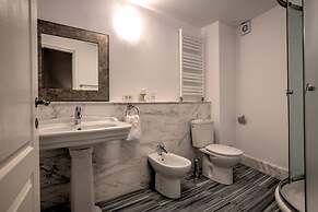 Grand Boutique Hotel