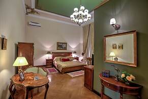 Grand Boutique Hotel