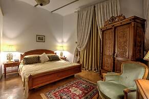 Grand Boutique Hotel