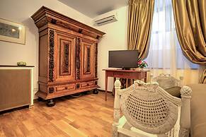 Grand Boutique Hotel