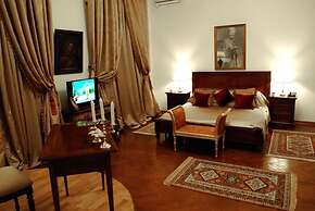 Grand Boutique Hotel