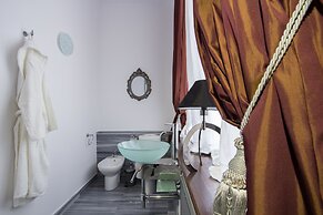 Grand Boutique Hotel