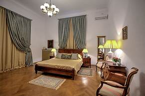 Grand Boutique Hotel