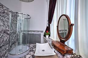 Grand Boutique Hotel