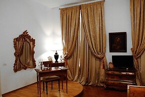 Grand Boutique Hotel