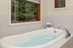 Arch Cape Inn and Retreat - Cannon Beach