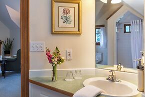 Arch Cape Inn and Retreat - Cannon Beach