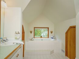 Arch Cape Inn and Retreat - Cannon Beach