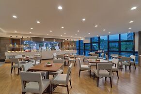 Hyatt House Shenzhen Airport