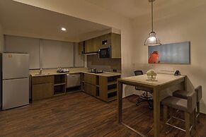 Hyatt House Shenzhen Airport