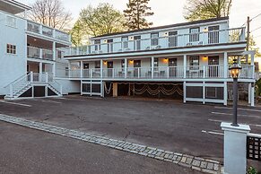 Eagle House Motel