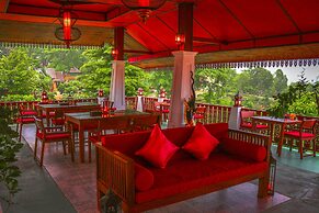 E-outfitting Pai Resort