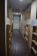 The Style Capsule Guesthouse - Hostel