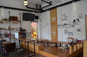 The Style Capsule Guesthouse - Hostel