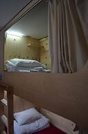 The Style Capsule Guesthouse - Hostel