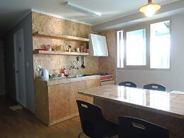 The Style Capsule Guesthouse - Hostel