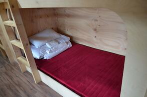 The Style Capsule Guesthouse - Hostel