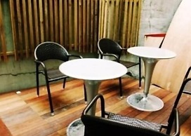 The Style Capsule Guesthouse - Hostel