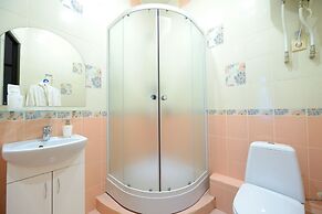 LeoHotels On Rizhskiy