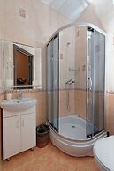 LeoHotels On Rizhskiy