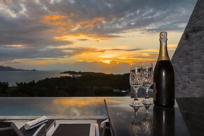 RED SKY beach view villa