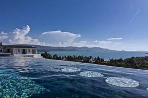 RED SKY beach view villa