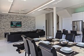 RED SKY beach view villa