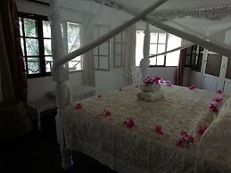 Aquarius Club International Resort