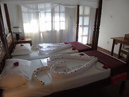 Aquarius Club International Resort