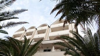 Altamarea Residence & Hotel