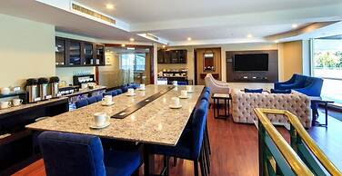 Torres de Suites by InAmazonas