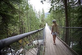 Crazy Creek Resort & Hot Pools