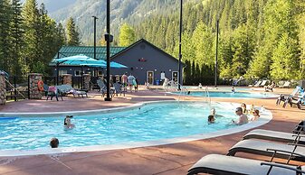 Crazy Creek Resort & Hot Pools
