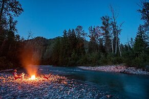 Crazy Creek Resort & Hot Pools