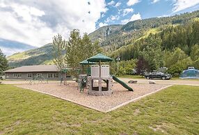 Crazy Creek Resort & Hot Pools