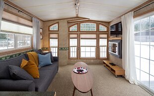 Crazy Creek Resort & Hot Pools