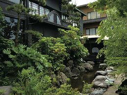 Yuraku Hotel