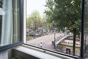Herengracht Canal Apartment
