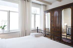 Herengracht Canal Apartment