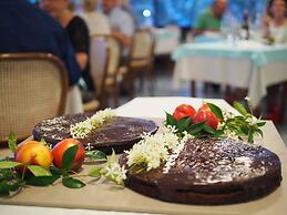 COLORADO Hotel snc by Prandolini Floria & C