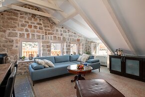 Villa Mirabilis, stunning superior villa, Dubrovnik Old Town