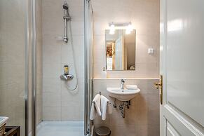 Villa Mirabilis, stunning superior villa, Dubrovnik Old Town