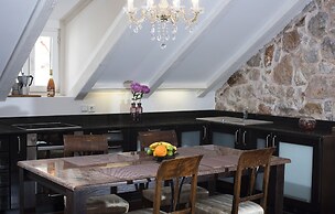 Villa Mirabilis, stunning superior villa, Dubrovnik Old Town